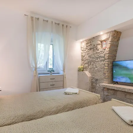 度假居 Irena Labin, A Cozy And Charming Near The 拉宾