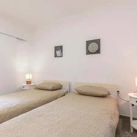 Irena Labin, A Cozy And Charming Near The Dom wakacyjny